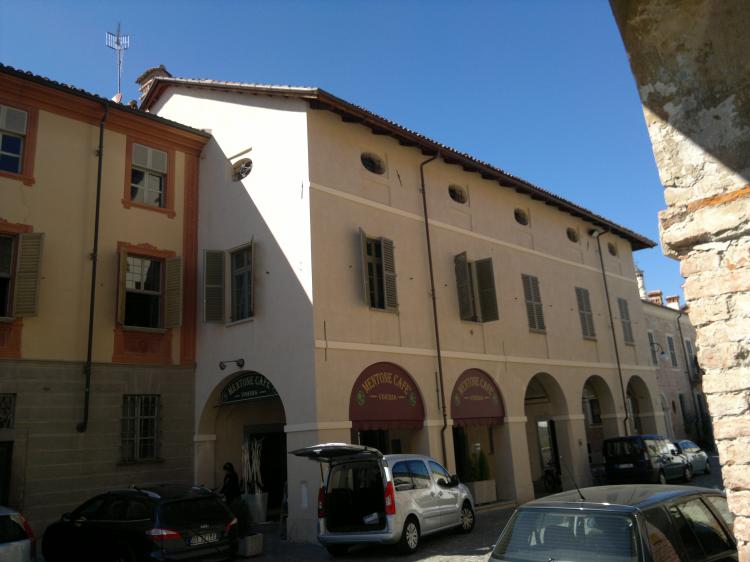 Appartamento di moderna concezione a Cherasco a Cuneo in Affitto